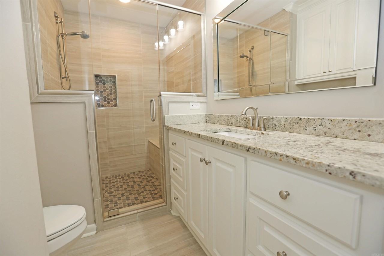 4000 Woodlawn Dr - Photo 6 of 20