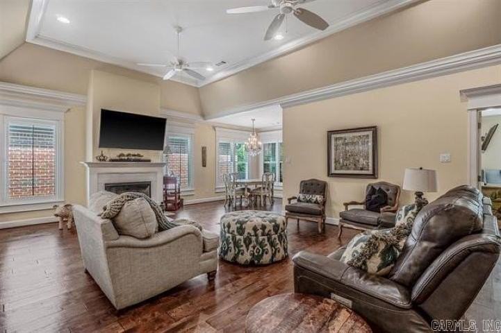 19 Bishop Pl - Photo 2 of 25