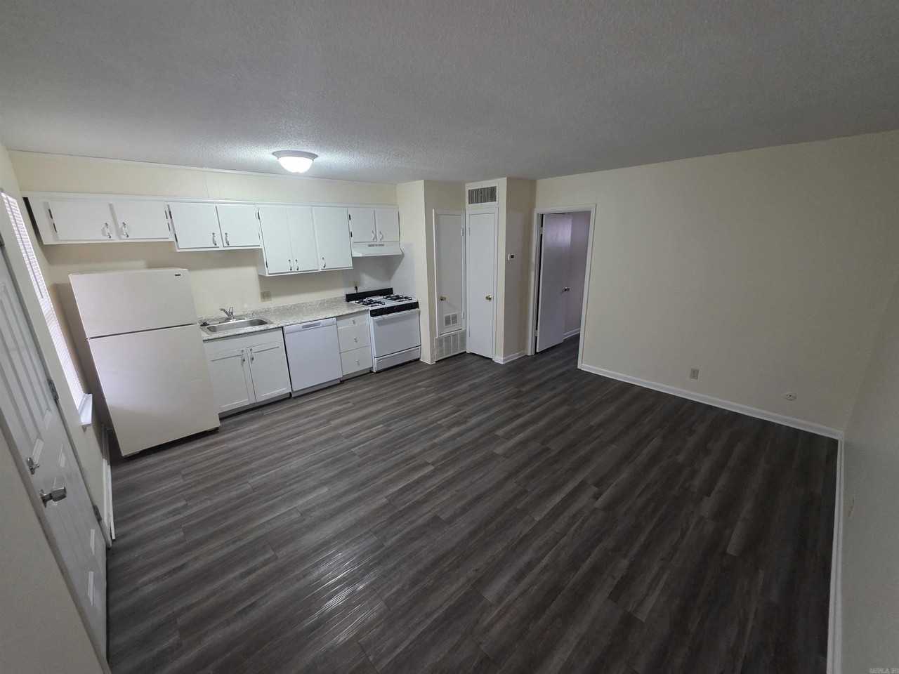 201 N Polk St - Photo 5 of 14