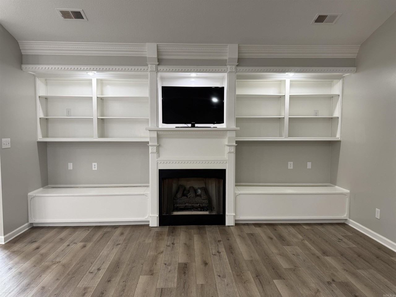 1 Enclave - Photo 3 of 23