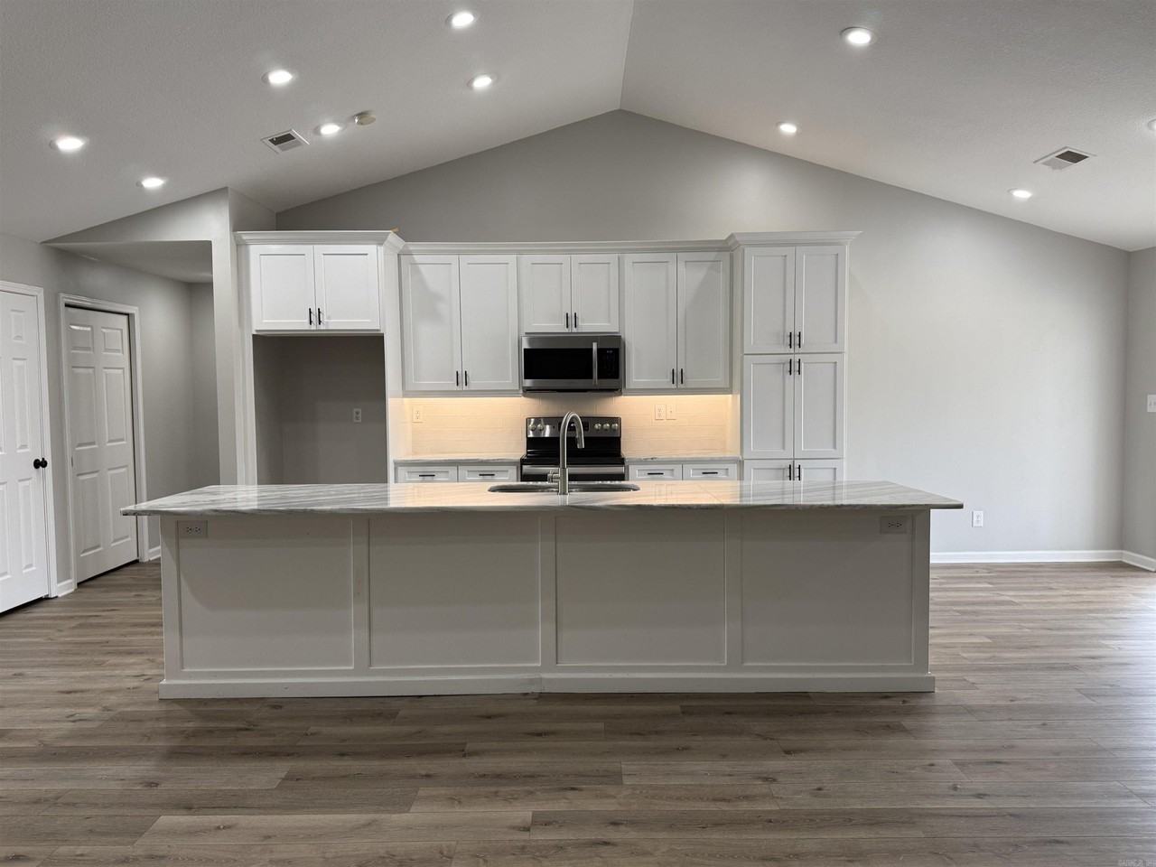 1 Enclave - Photo 5 of 23