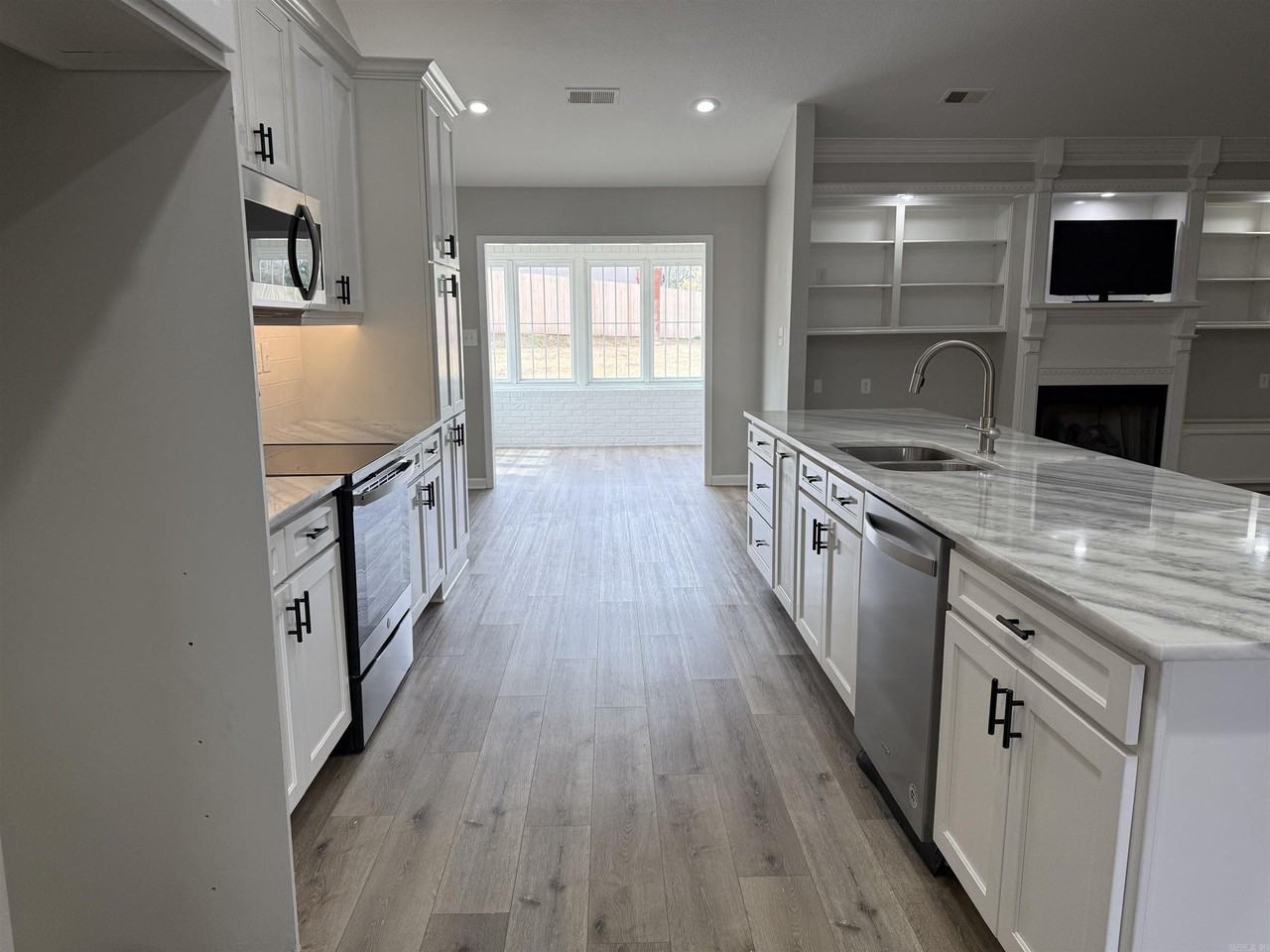 1 Enclave - Photo 7 of 23