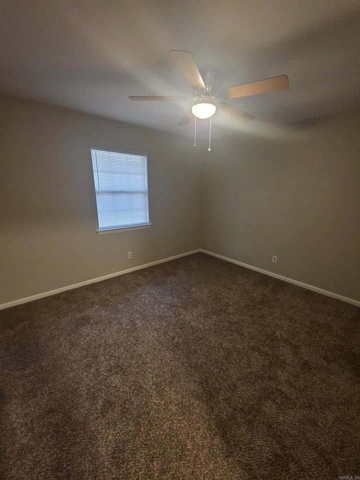 1616 Skyline Dr - Photo 5 of 6