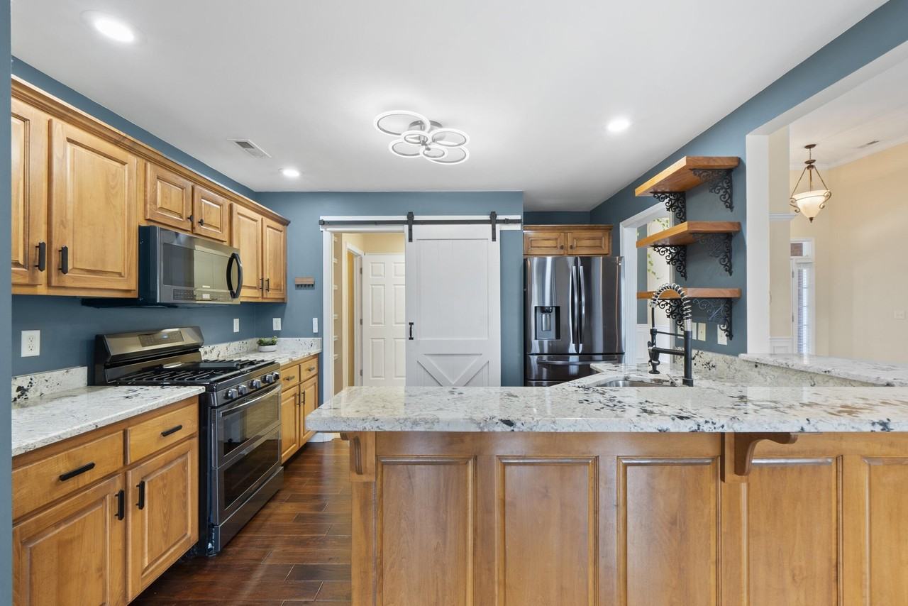 7821 Slatermill Dr - Photo 6 of 21