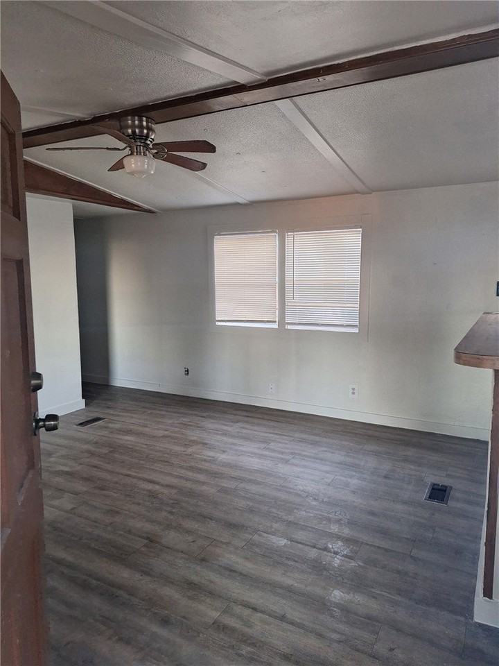 4655 Sharpsburg Rd - Photo 2 of 7