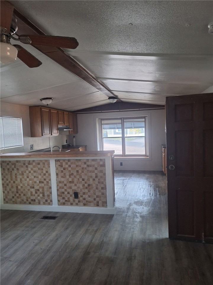 4655 Sharpsburg Rd - Photo 4 of 7