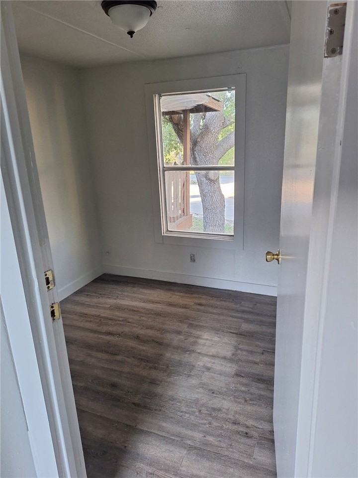 4655 Sharpsburg Rd - Photo 5 of 7