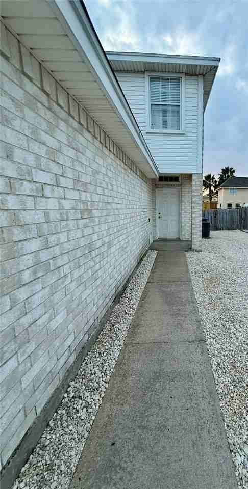 15437 Palmira Ave Apt A - Photo 2 of 17