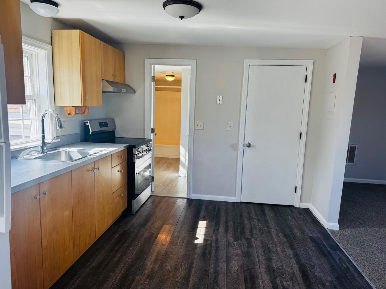 470 E Falmouth Hwy Apt D - Photo 4 of 8