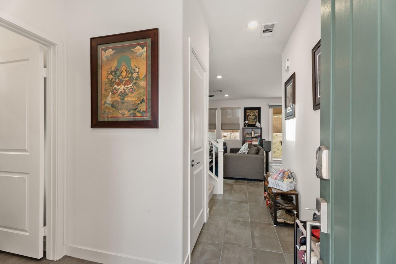 35515 Bains Ave - Photo 5 of 47