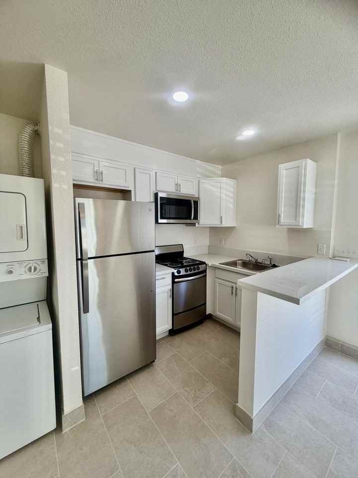 52443 Tripoli Way Unit B - Photo 4 of 8