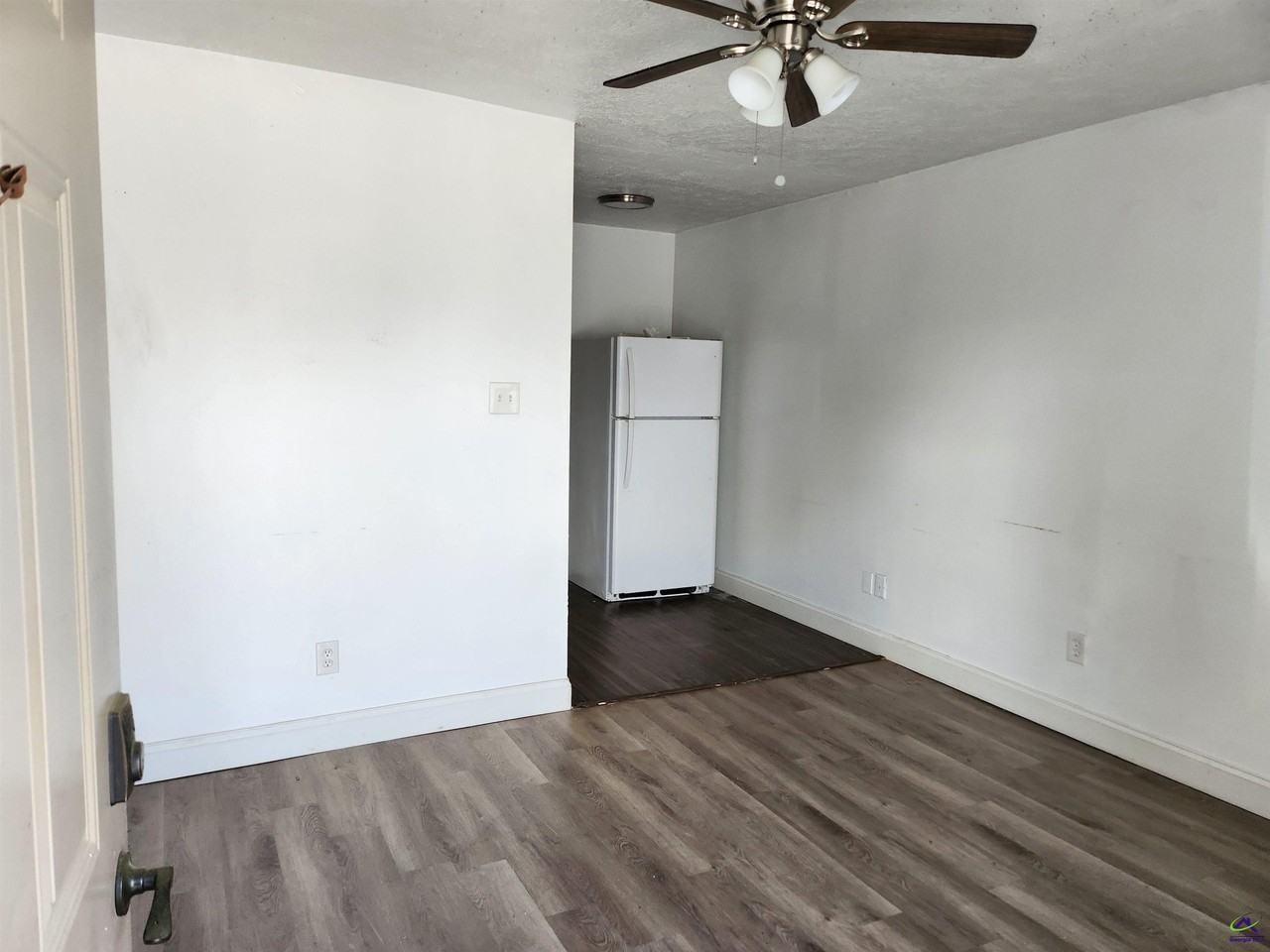 216 Tabor Dr - Photo 6 of 9