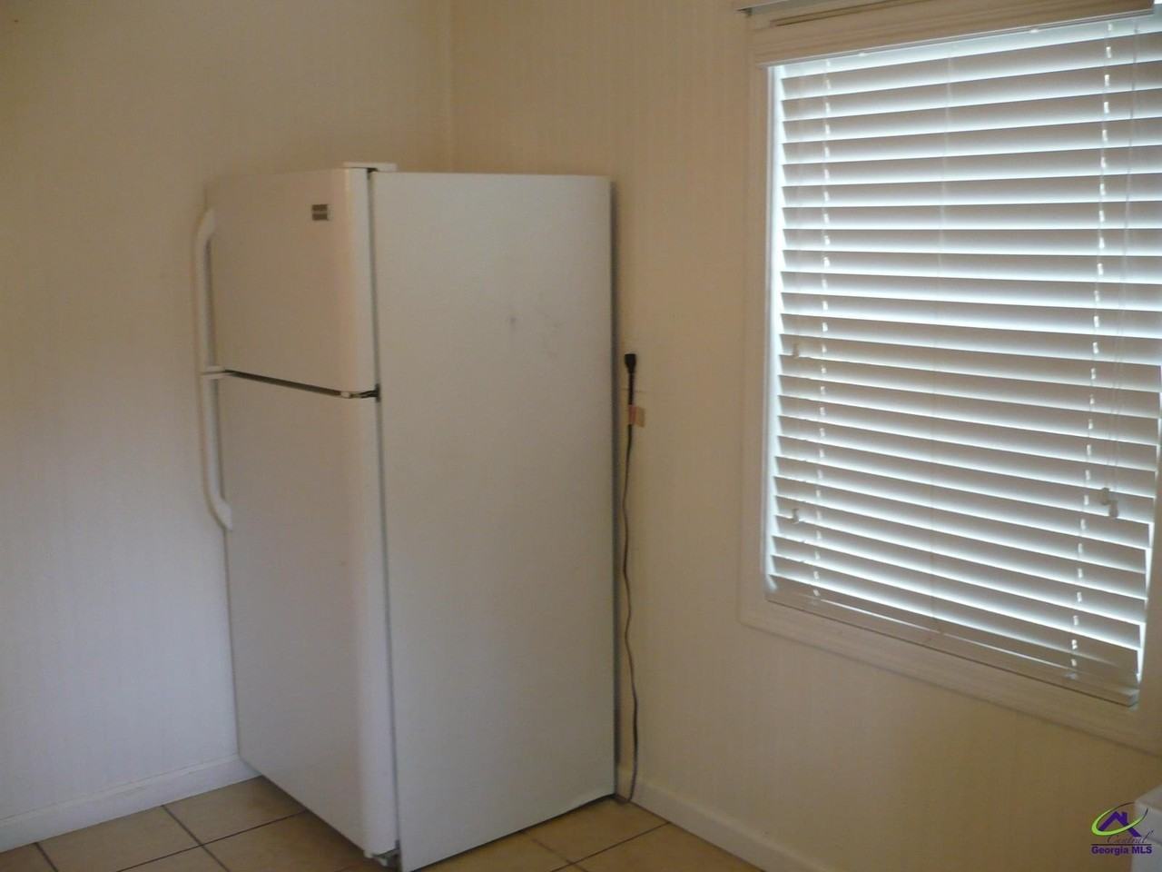 1325 Laura Ave - Photo 4 of 13