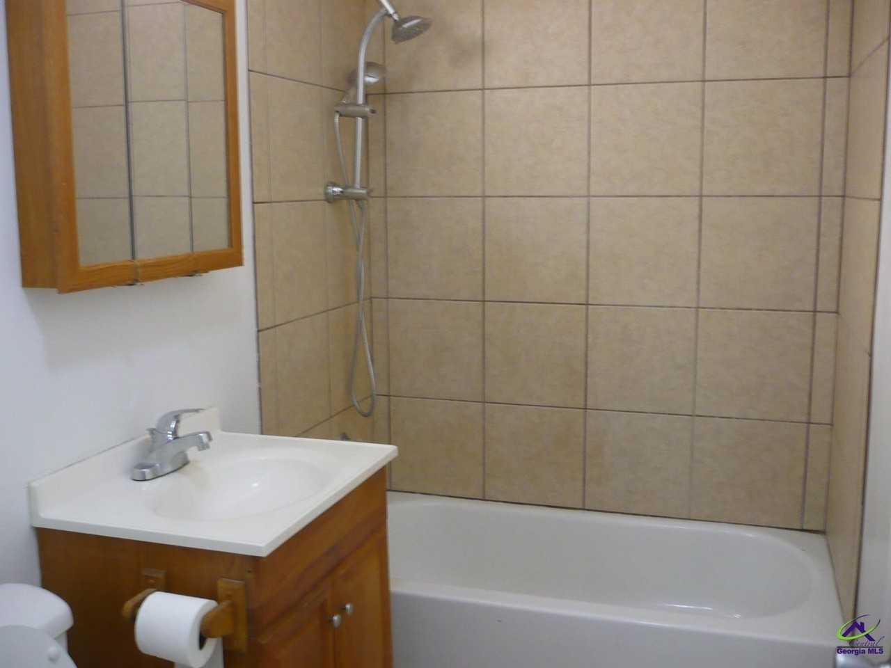 1325 Laura Ave - Photo 5 of 13