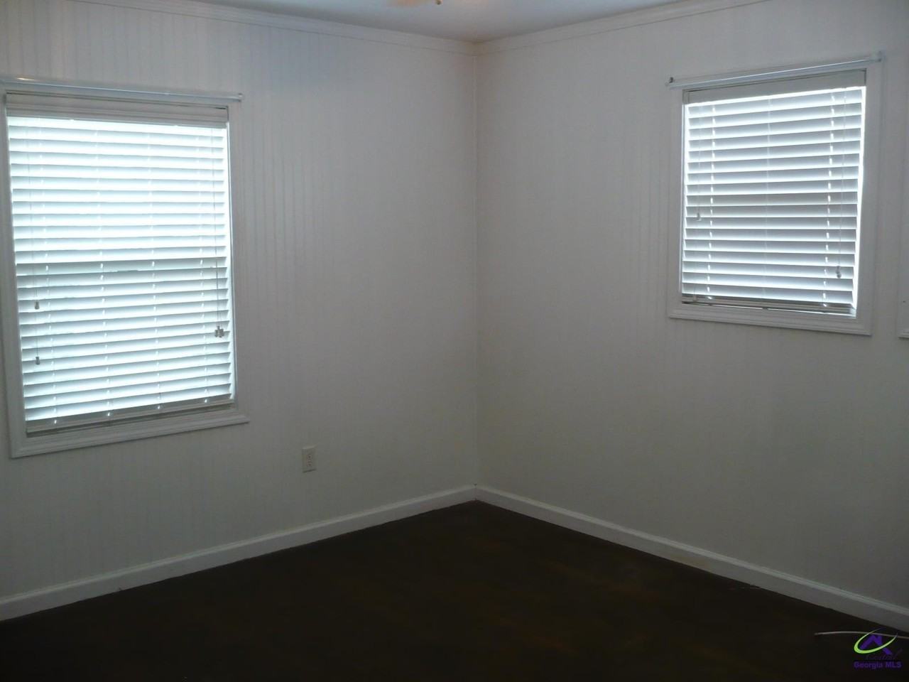 1325 Laura Ave - Photo 7 of 13