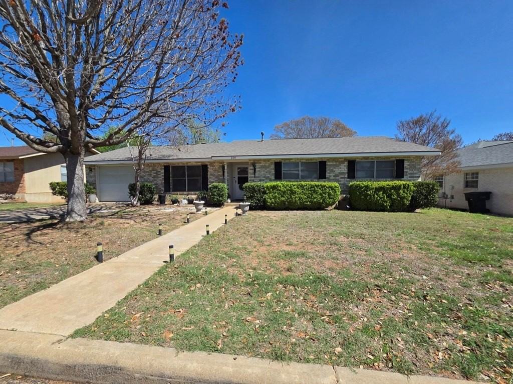 106 Broadmoor Dr - Photo 2 of 21