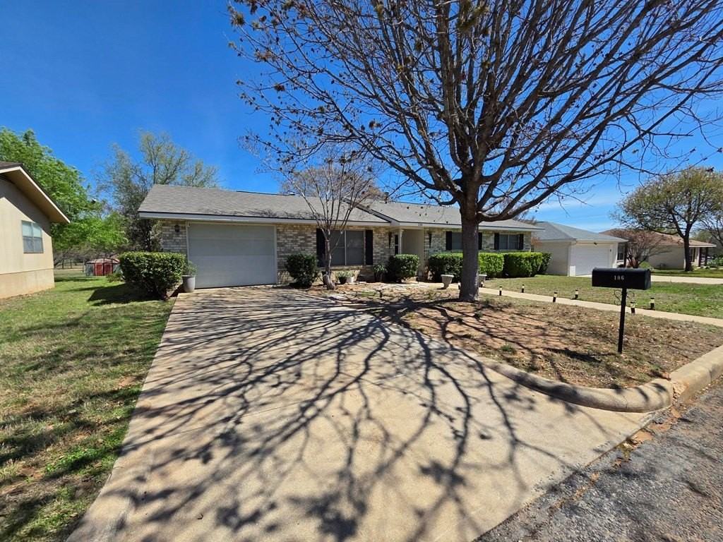 106 Broadmoor Dr - Photo 3 of 21