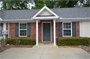 featured image of 504 Edgecliff Ln #1
