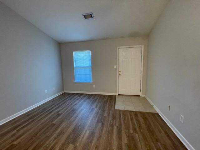 504 Edgecliff Ln #1 - Photo 3 of 21