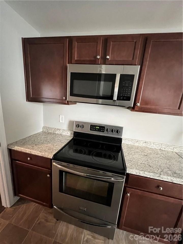 720 E Pine St - Photo 3 of 9