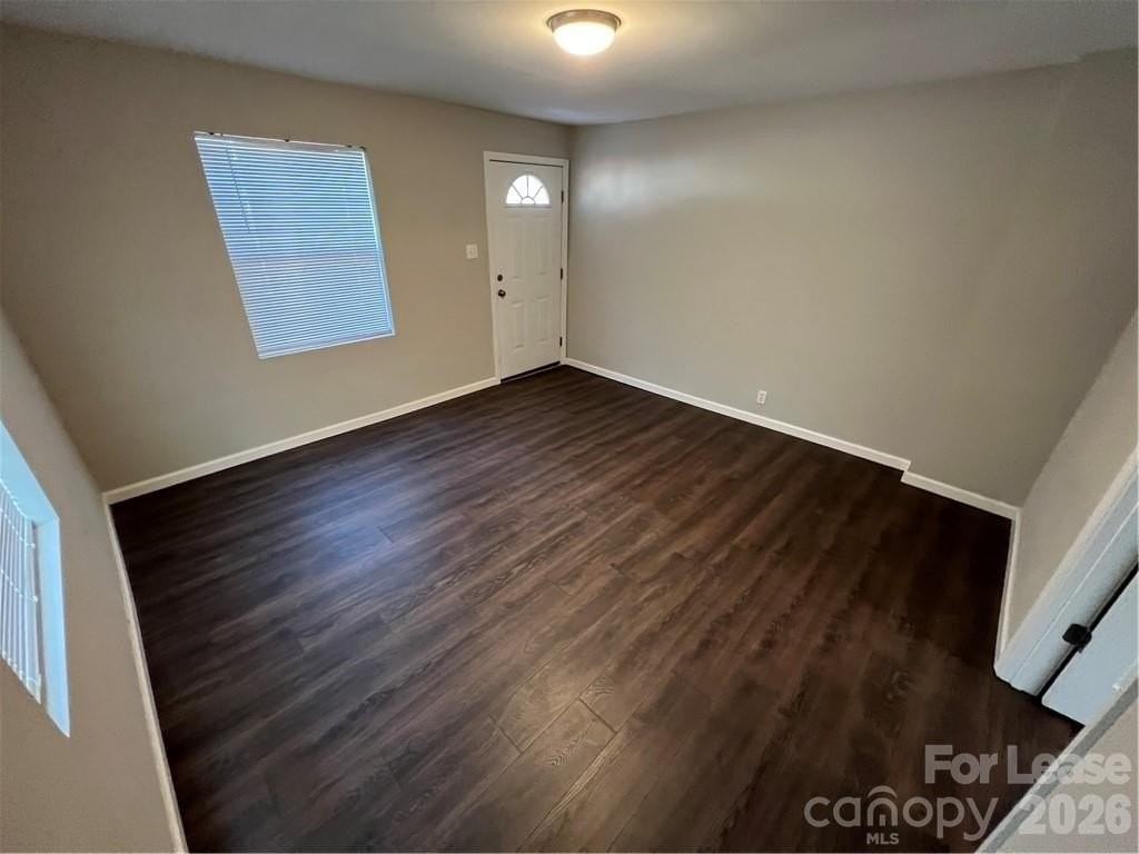 720 E Pine St - Photo 6 of 9