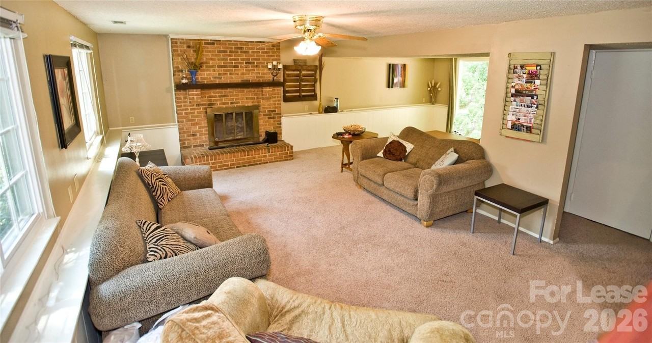 1635 Van Dyke Dr - Photo 4 of 25