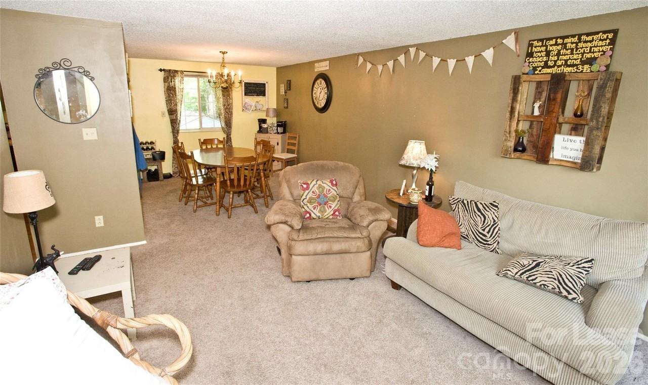 1635 Van Dyke Dr - Photo 6 of 25
