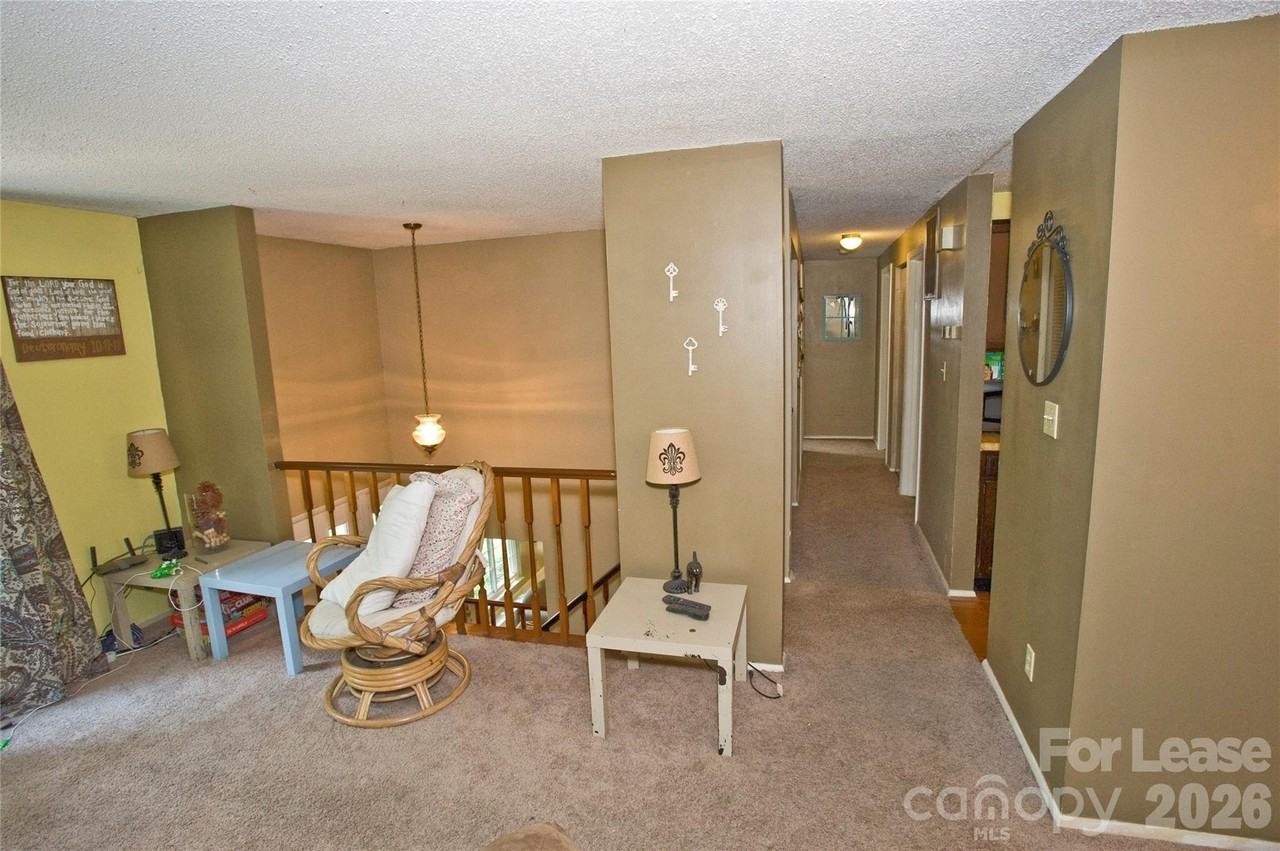 1635 Van Dyke Dr - Photo 7 of 25
