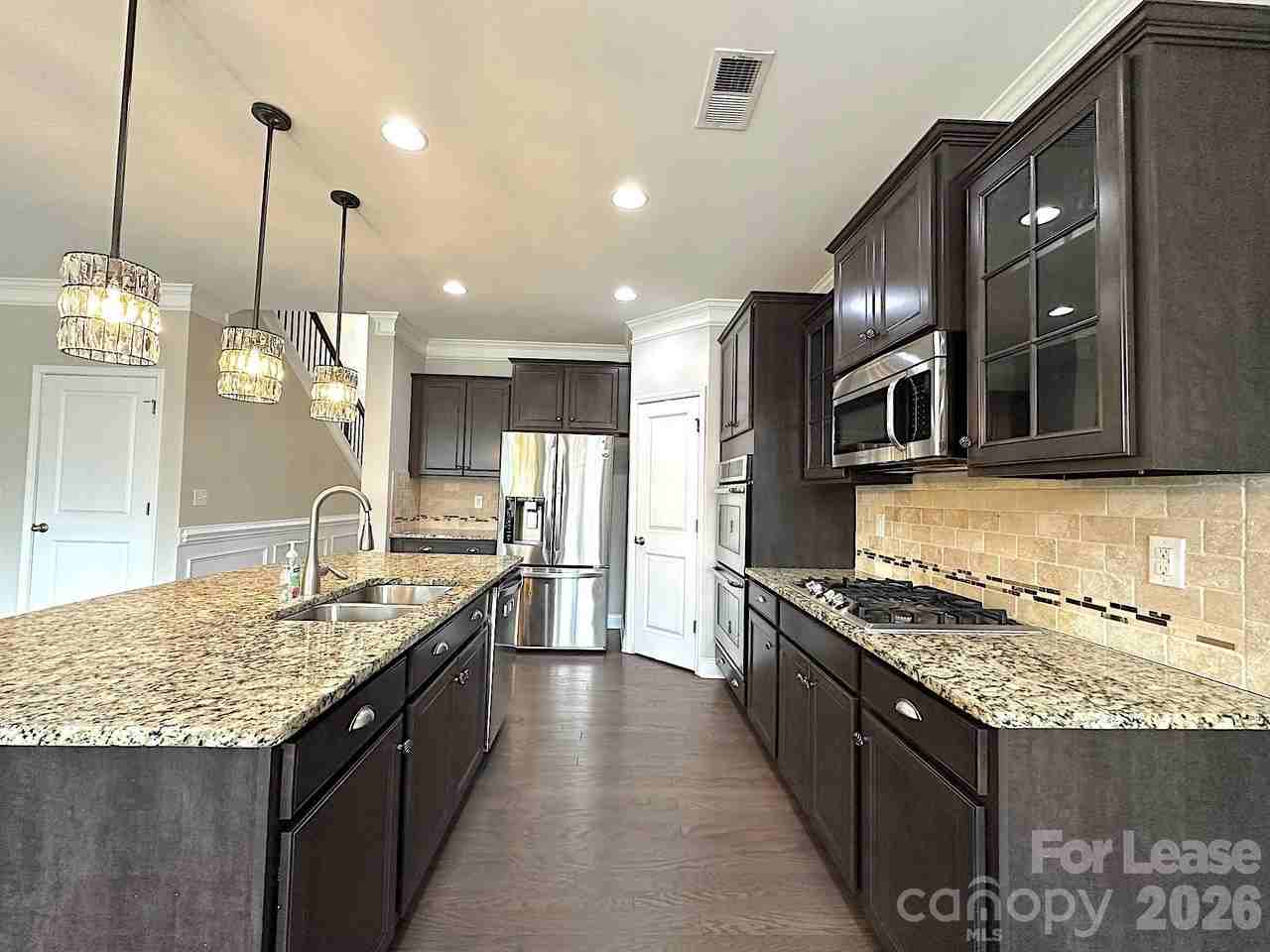 9407 Inverness Bay Rd - Photo 7 of 39