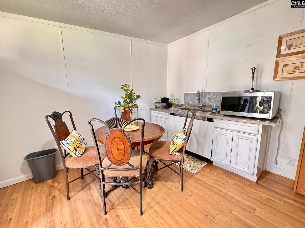 1253 Winterwood Rd - Photo 7 of 10