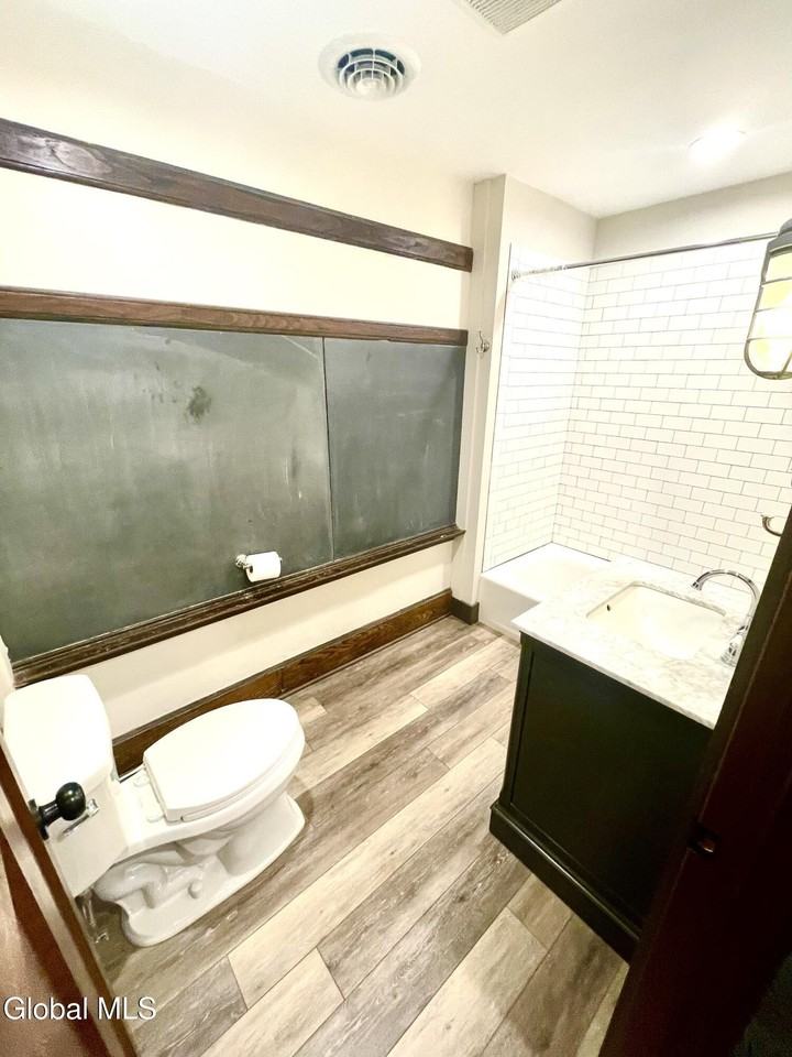 34 William St Apt 101 - Photo 3 of 12