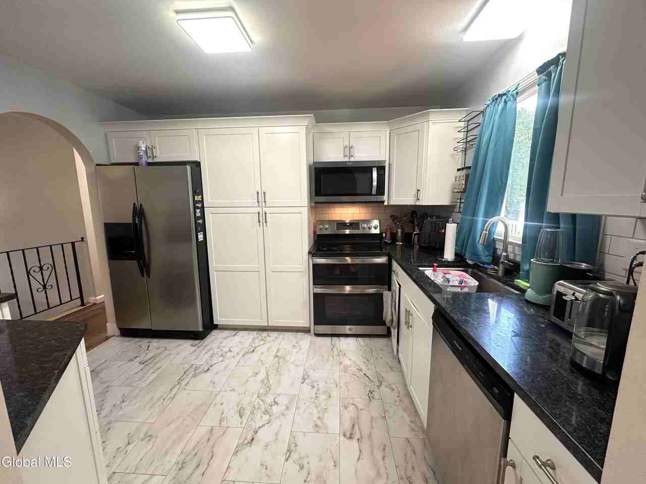 4 Thoroughbred Ln - Photo 5 of 26