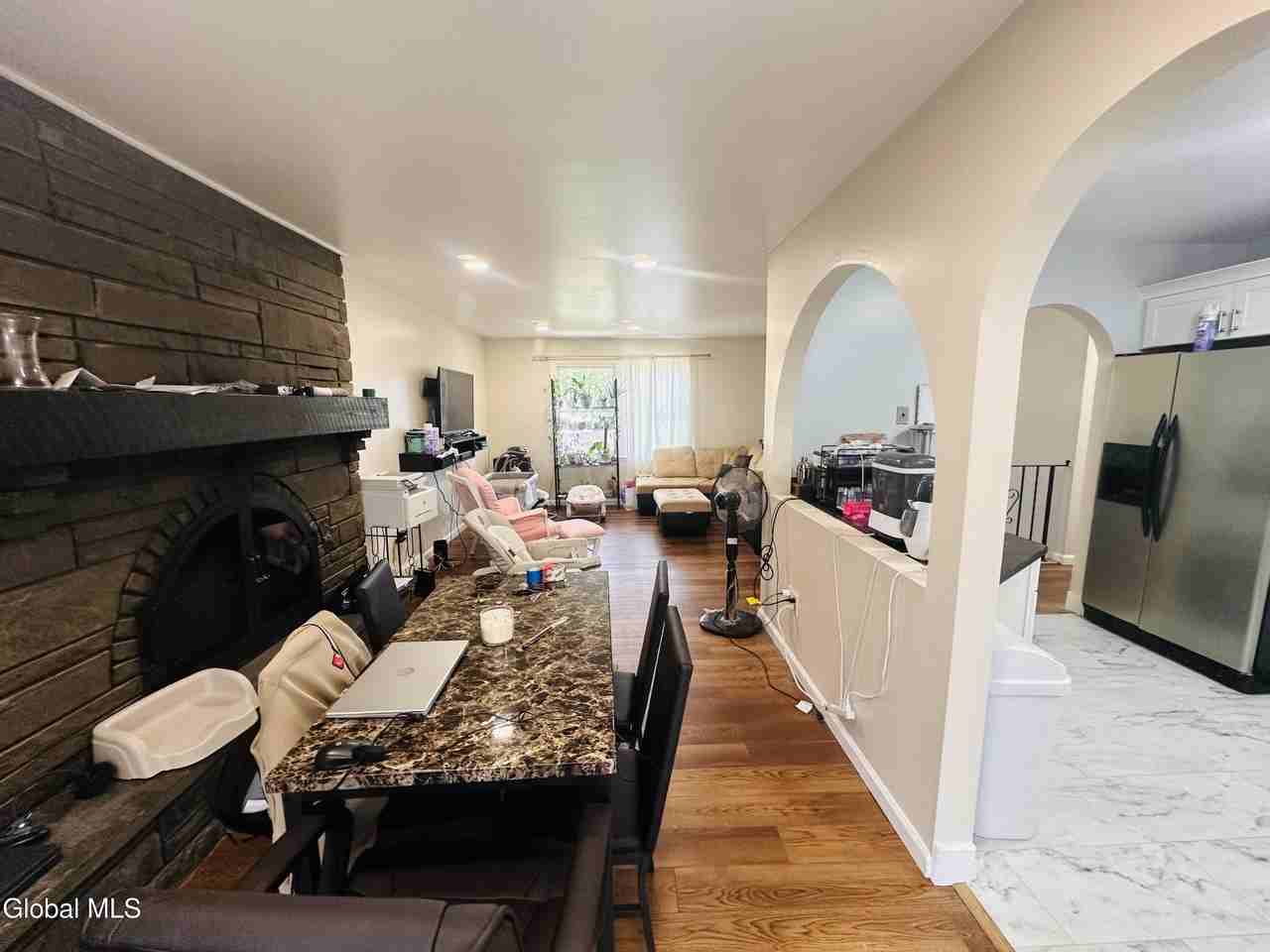 4 Thoroughbred Ln - Photo 7 of 26