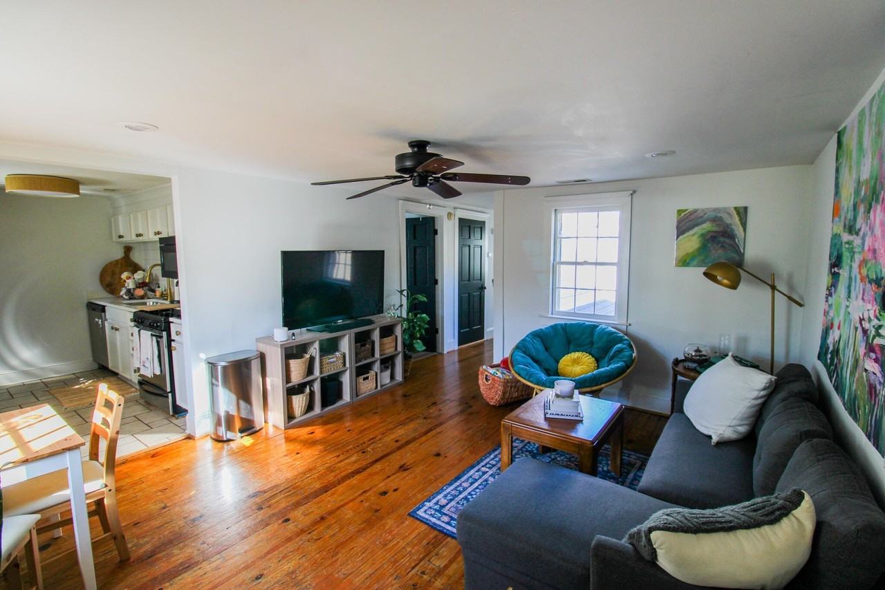 5 Kracke St Apt B - Photo 2 of 11