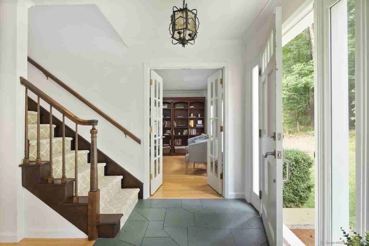 32 Burton Rd - Photo 3 of 24