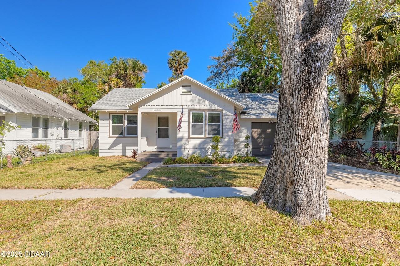 138 Kingston Ave - Photo 2 of 40