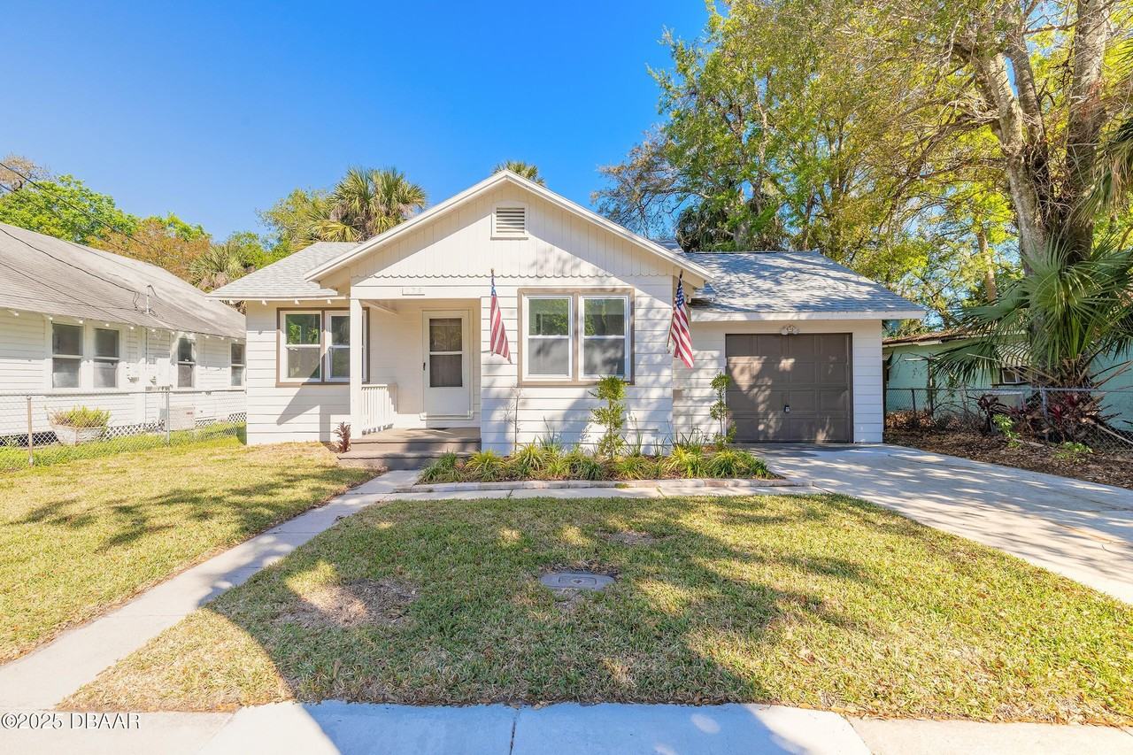 138 Kingston Ave - Photo 4 of 40