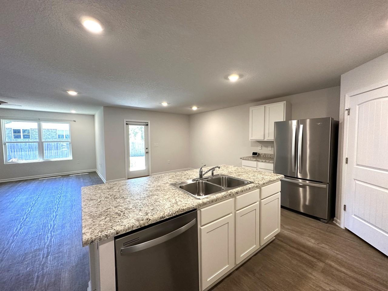 3481 Sparco Dr - Photo 3 of 25