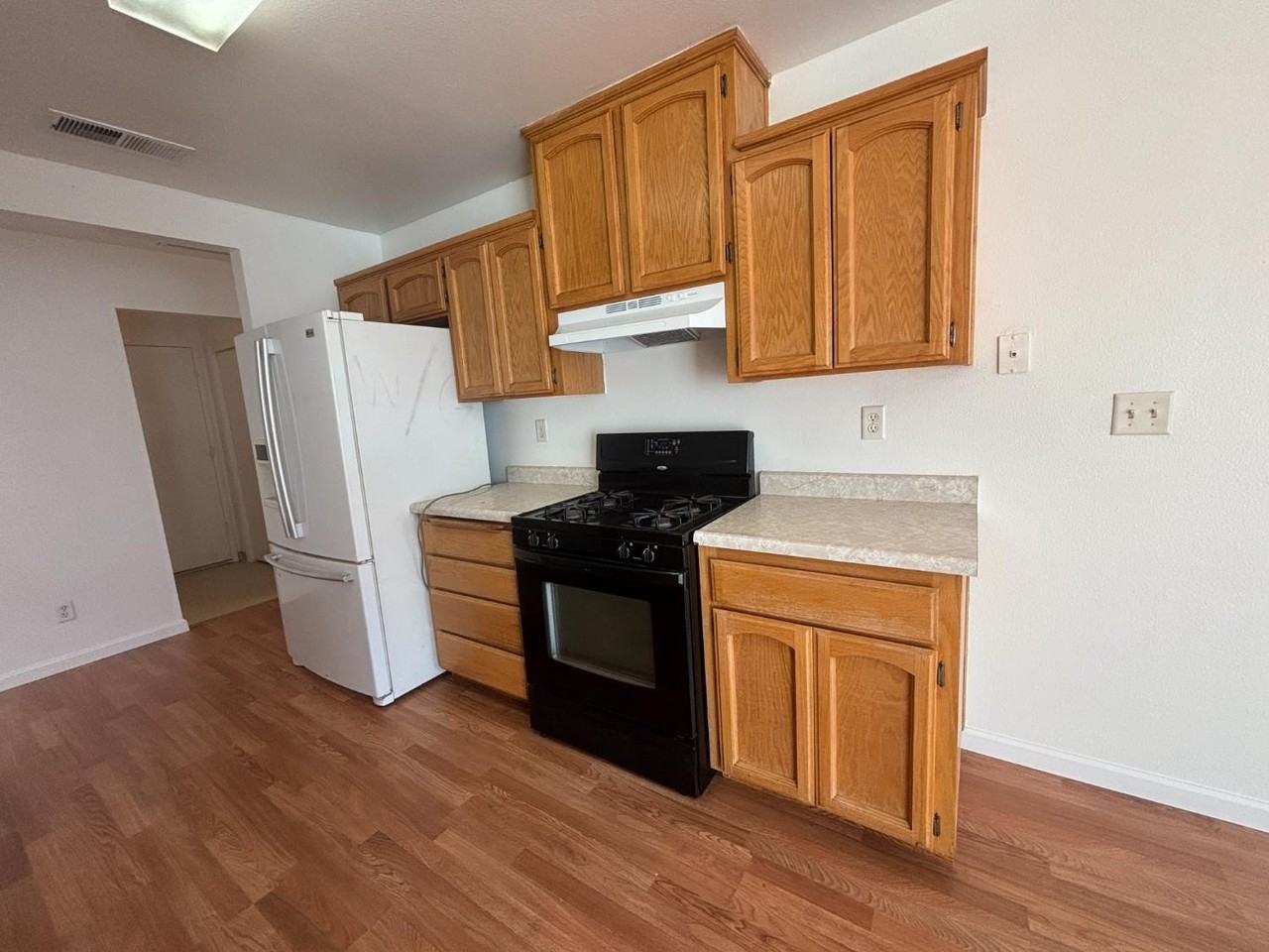 813 Morton Ave - Photo 6 of 19