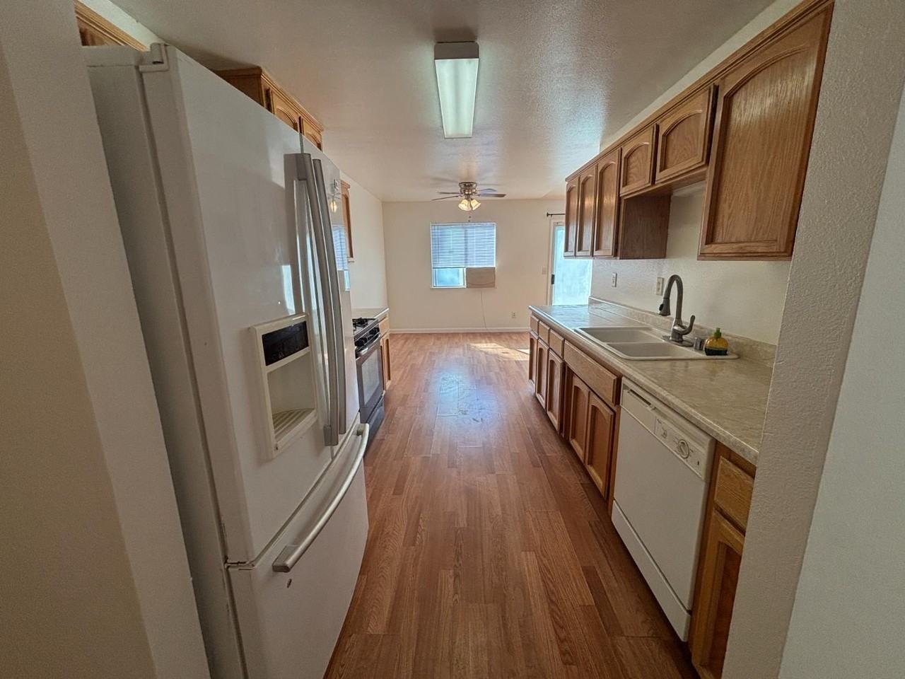 813 Morton Ave - Photo 7 of 19