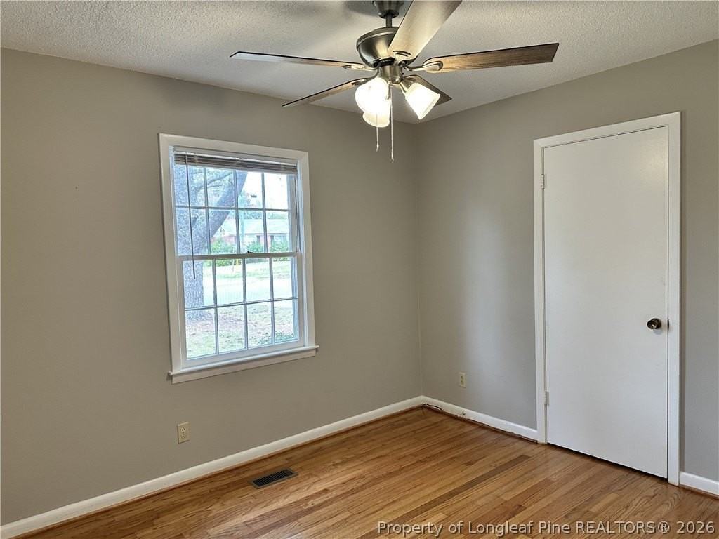 5622 Carson Dr - Photo 5 of 14