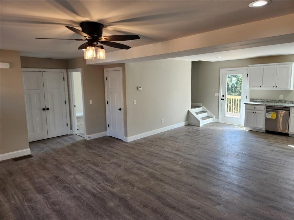 240 Grand Oak Ln - Photo 3 of 25