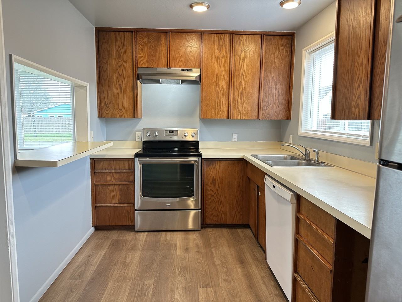 210 W Pacific Ave #1 - Photo 2 of 21