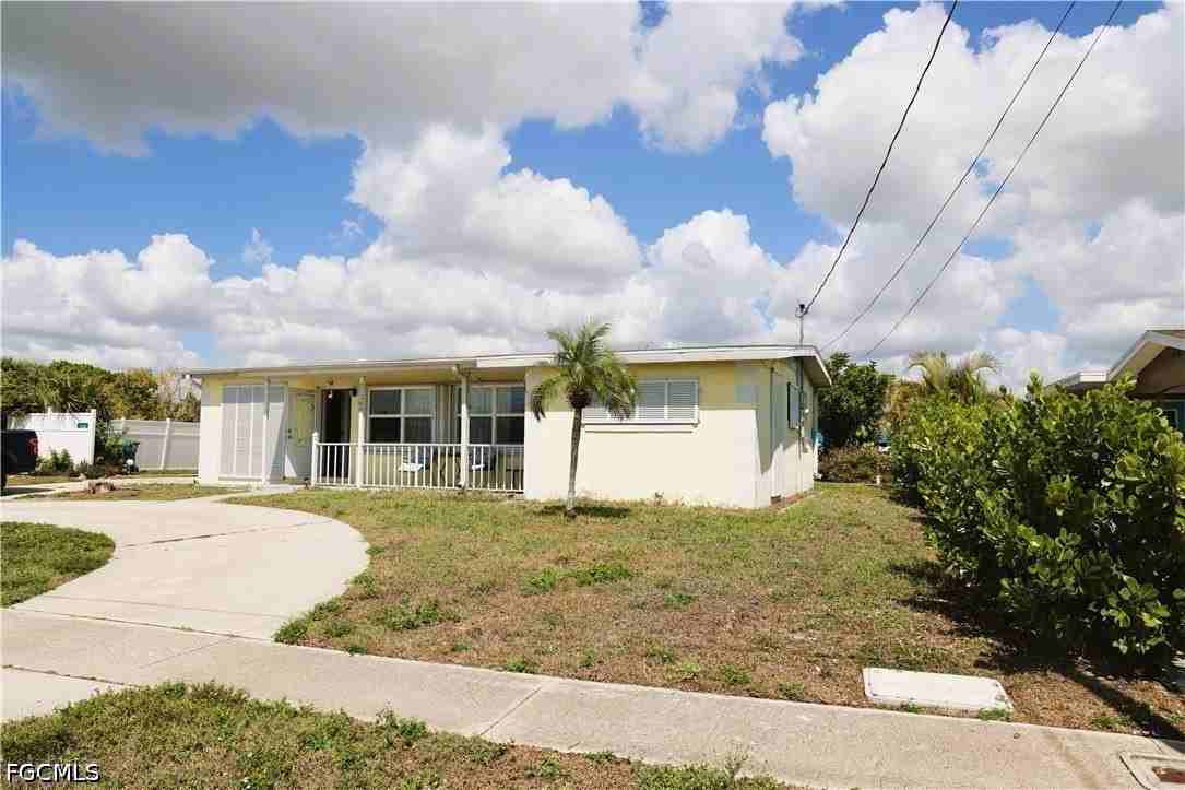 21380 Edgewater Dr - Photo 2 of 25