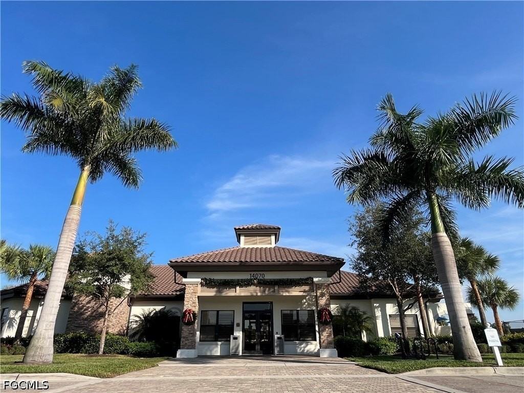 14662 Cantabria Dr - Photo 4 of 49