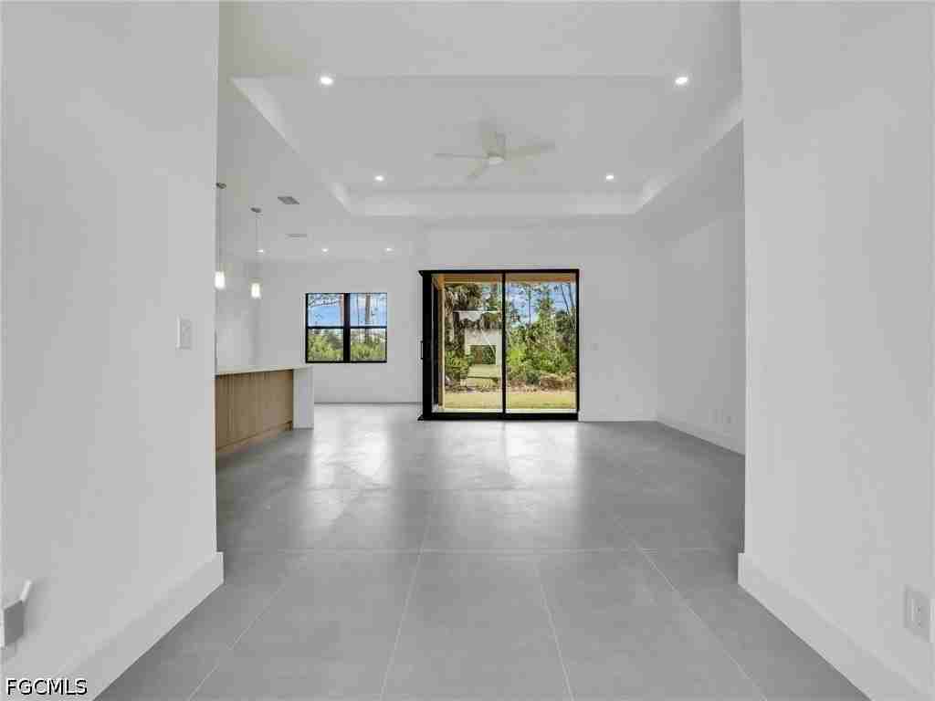 11153 Carnegie Ave - Photo 2 of 28