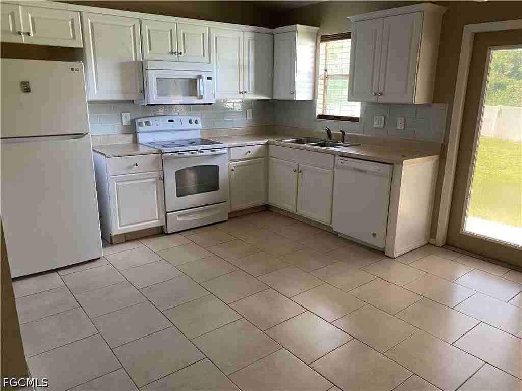 5212 3rd St W - Photo 5 of 13