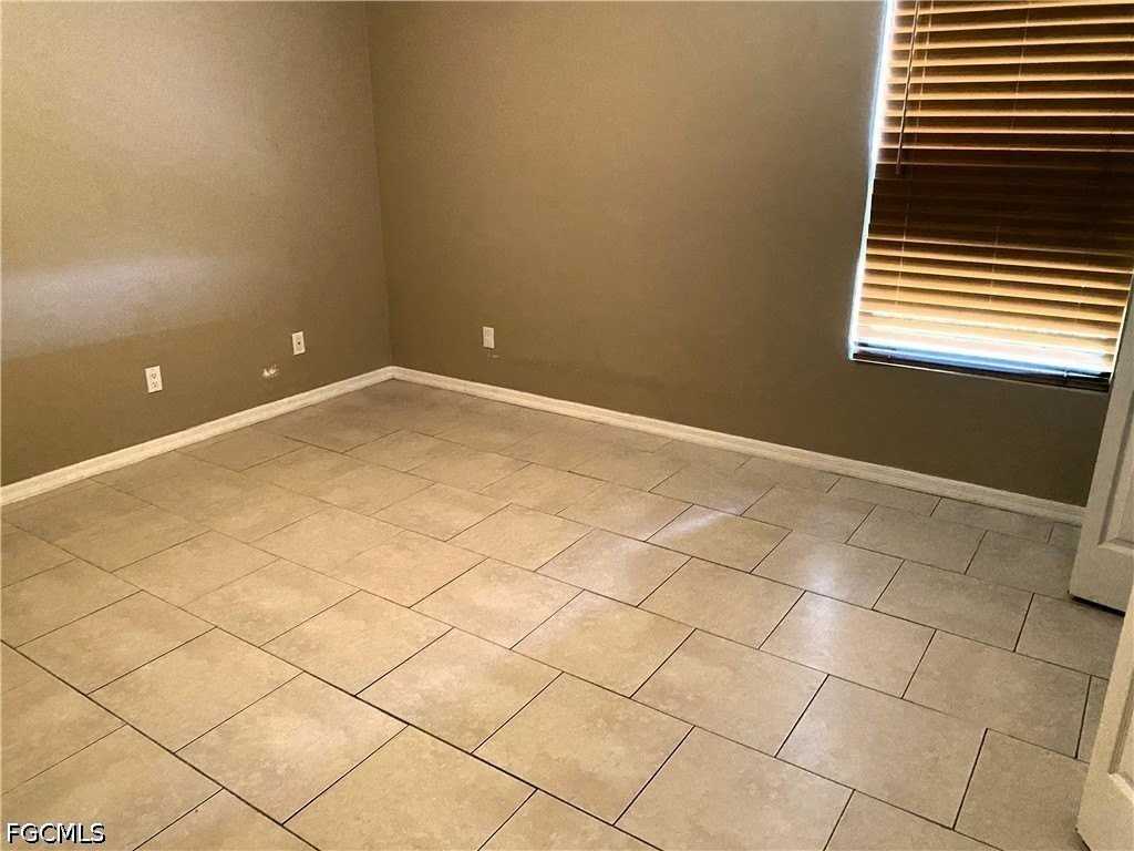 5212 3rd St W - Photo 6 of 13