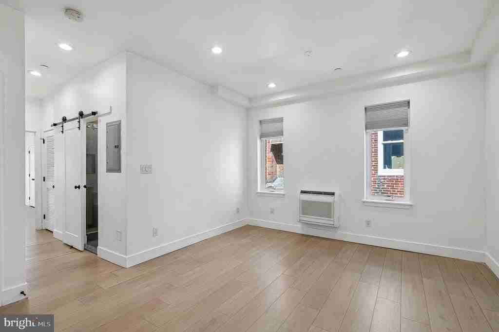 633 N 64th St #2ndFL - Photo 6 of 15