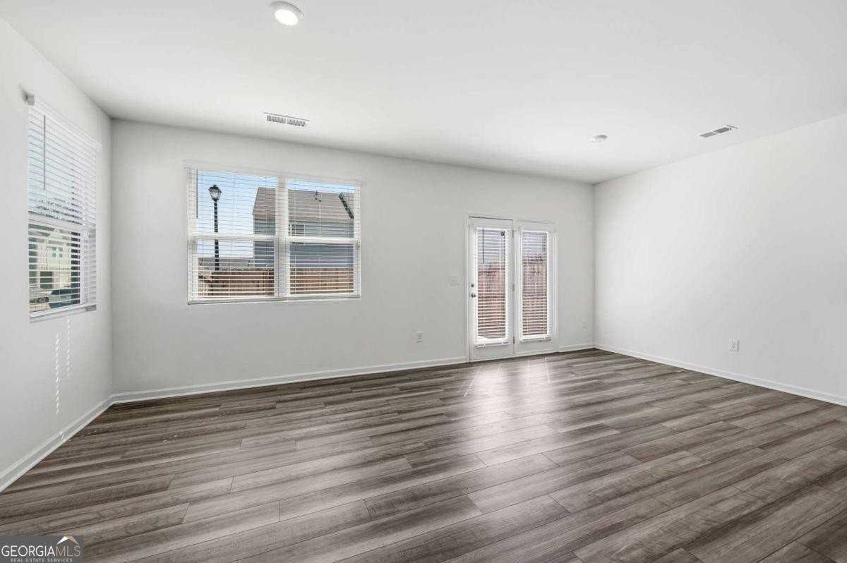 206 Fenchurch Way - Photo 3 of 26